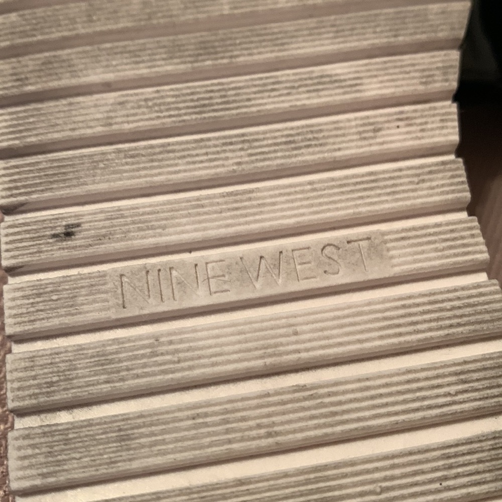 Nine West Women's Rainen Flower Embellished Jelly Flower Slide - Picture 9 of 10